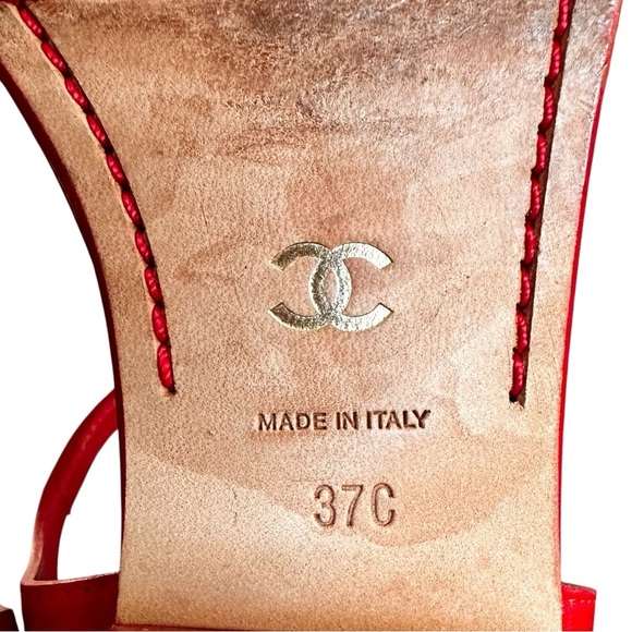 Authentic CHANEL Red Lambskin Leather Mattelasse & Gold Sandals Dress Shoes 37 C - Picture 13 of 16